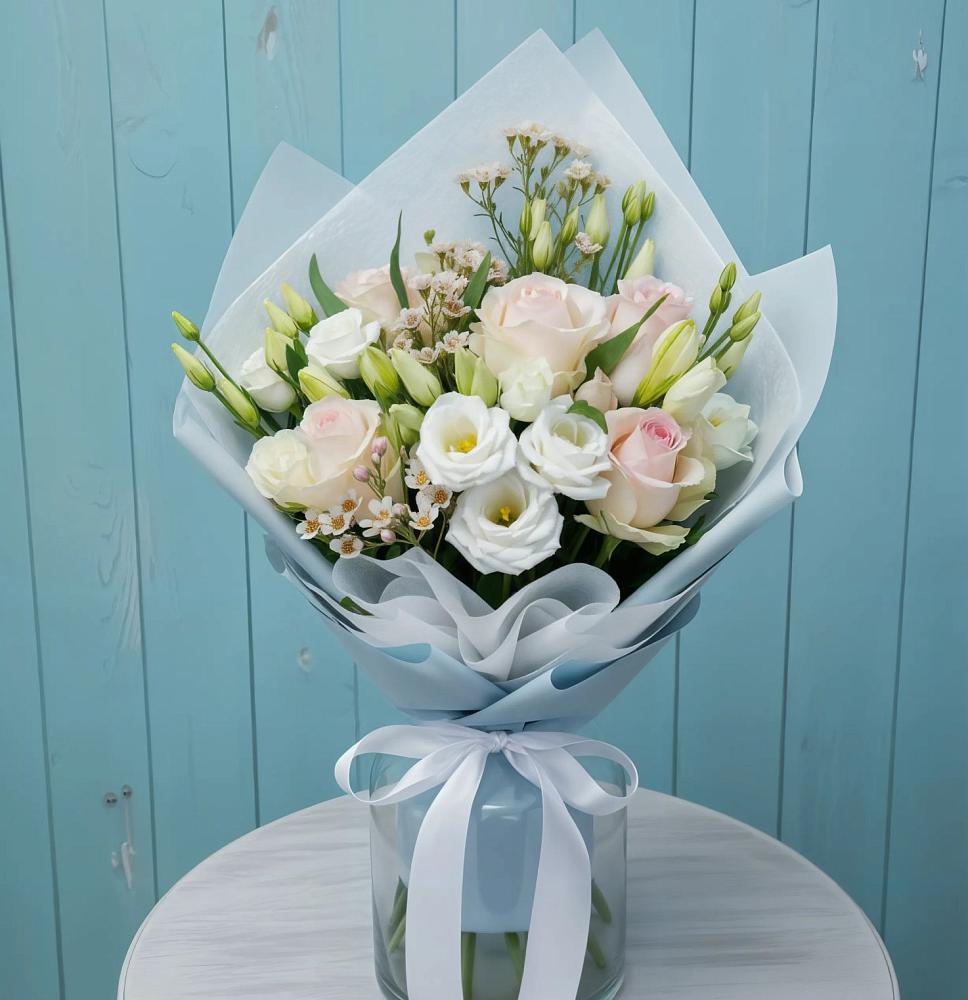 Букет цветов из: Розы и Лизиантусы в Жилино-2