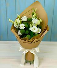 Букет цветов из:  Хризантемы и Лизиантусы в Жилино-2