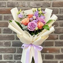 Букет цветов из:  Лизиантусы и Розы в Жилино-2