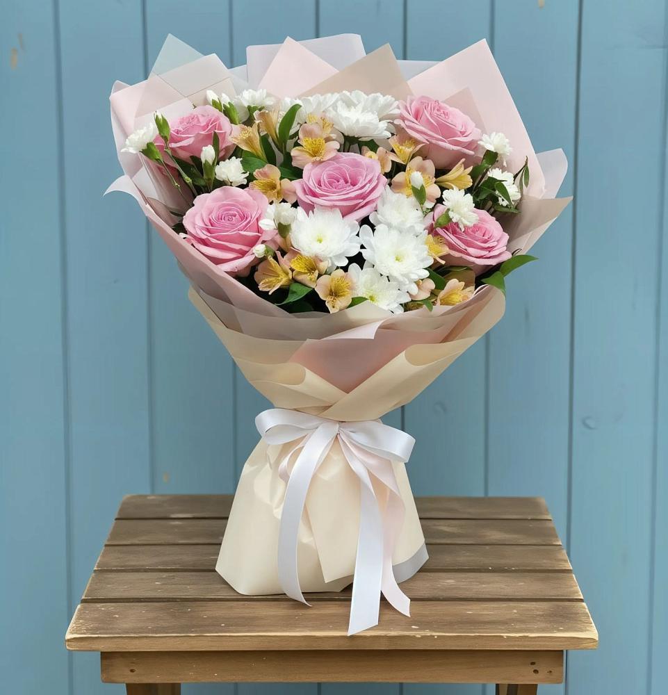 Букет цветов из: Гвоздики, Орхидеи и Розы в Жилино-2