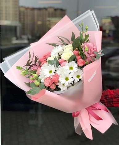 Букет цветов из: Розы, Лизиантусы и Хризантемы в Жилино-2