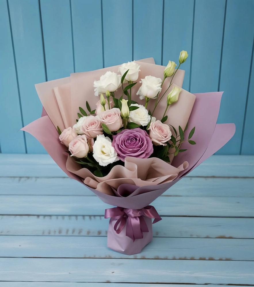 Букет цветов из: Розы и Лизиантусы в Жилино-2